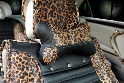 專業(yè)品質(zhì)，舒適駕乘 探索皮革汽車頭枕/頸枕的魅力與選購指南